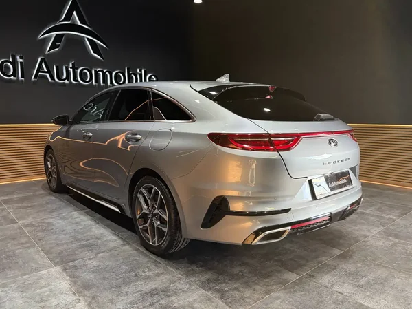 Kia Proceed (2020) — foto 24 van 26