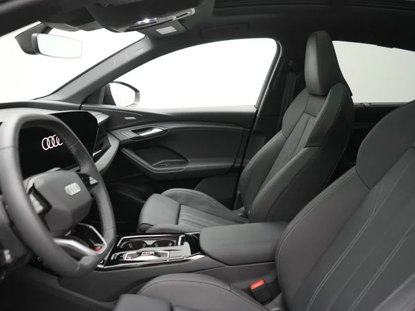 AUDI Q6 Sportback e-tron (2025) — foto 3 van 41