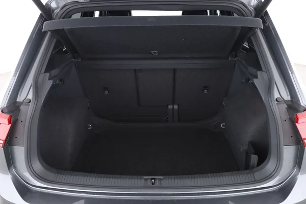 Volkswagen Tiguan (2020) — foto 8 van 16