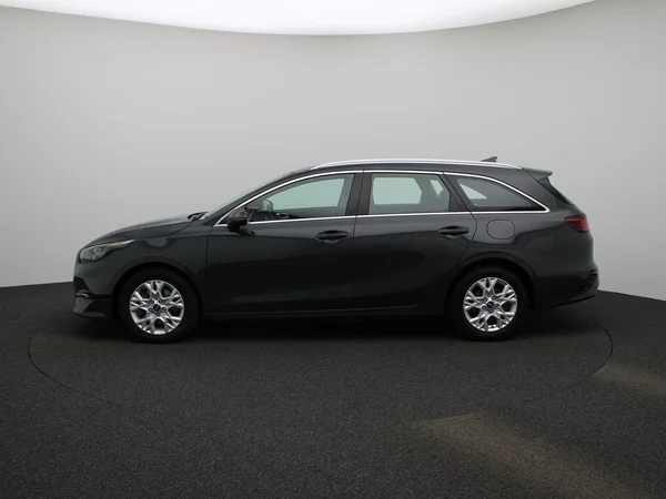 Kia cee'd (2024) — foto 7 van 19