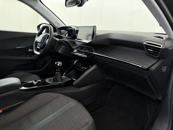 PEUGEOT 2008 (2022) — foto 3 van 27