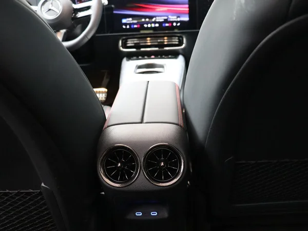 Mercedes-Benz CLA (2025) — foto 8 van 32