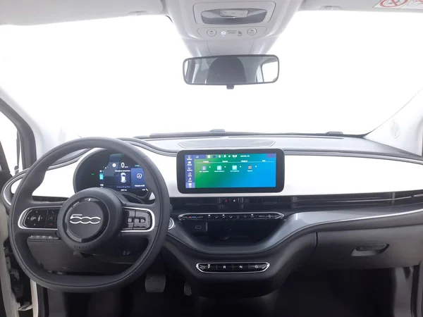 Fiat E-500 (2023) — foto 20 van 20