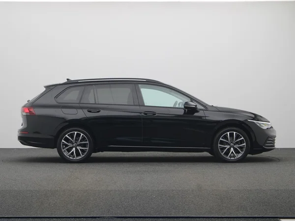 VOLKSWAGEN Golf VIII SW (2024) — foto 19 van 21
