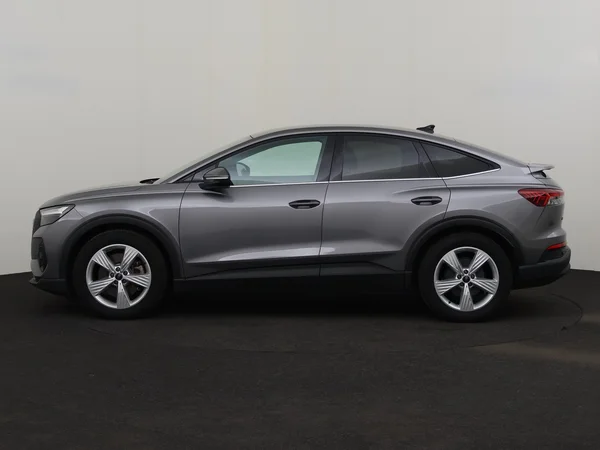 AUDI Q4 e-tron (2024) — foto 12 van 31