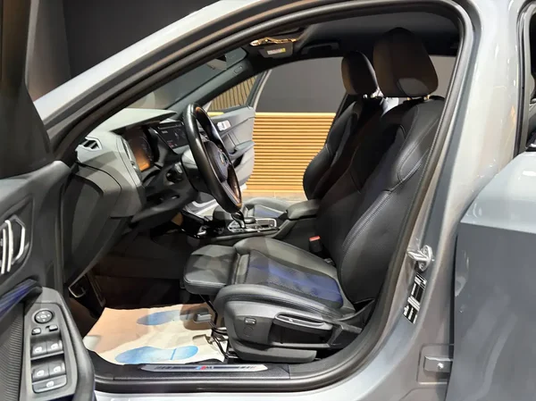 Bmw 118 (2023) — foto 23 van 25