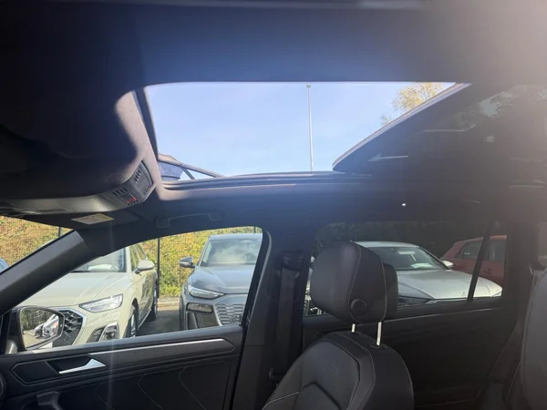 VOLKSWAGEN Tiguan Allspace (2023) — foto 11 van 21