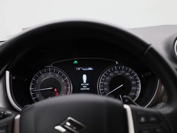Suzuki Grand Vitara (2023) — foto 2 van 39