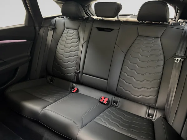 AUDI A6 Avant e-tron (2025) — foto 2 van 20