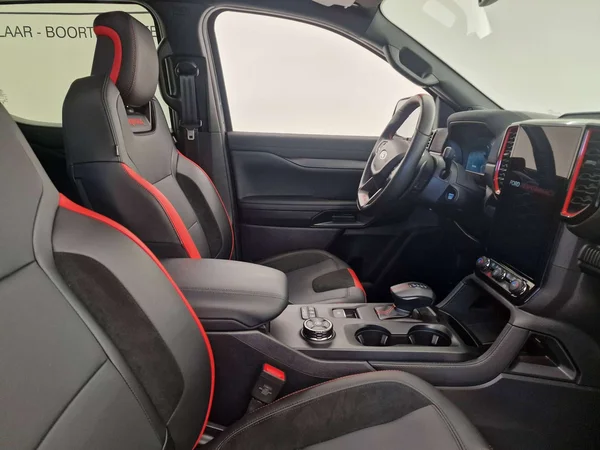 Ford Ranger — foto 15 van 17