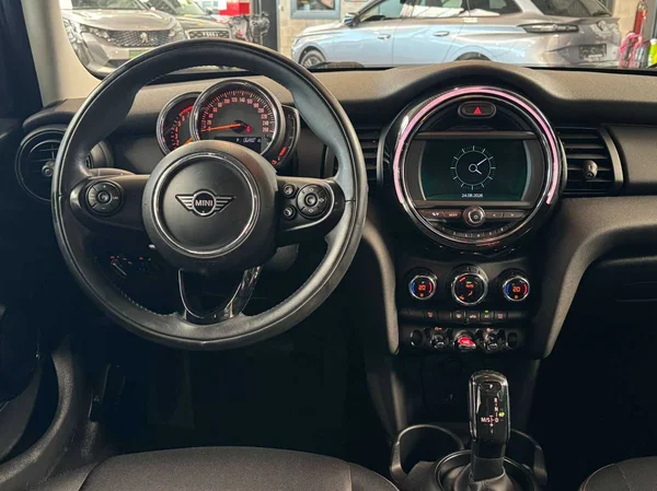 MINI One (2019) — foto 18 van 18