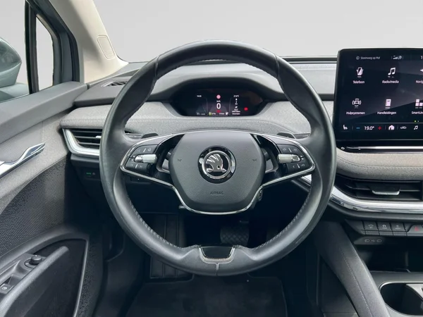 SKODA Enyaq (2022) — foto 4 van 24
