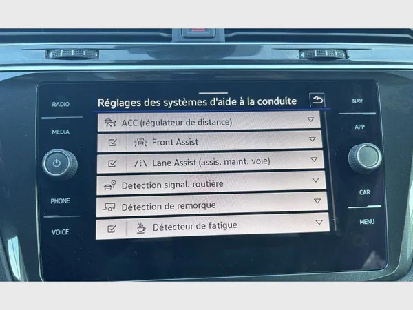 VOLKSWAGEN Tiguan (2021) — foto 20 van 33