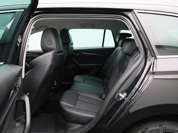 Škoda Octavia (2022) — foto 2 van 42