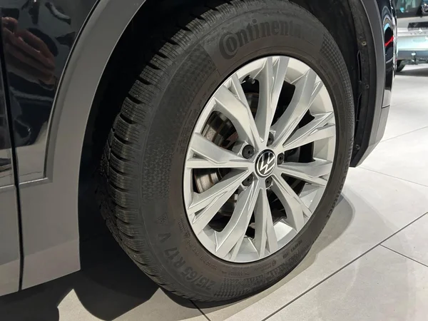 VOLKSWAGEN Tiguan (2022) — foto 15 van 22