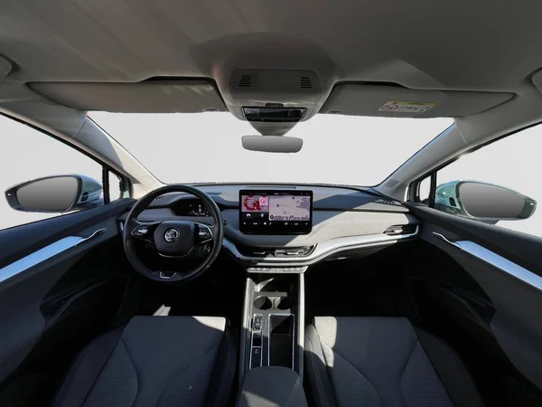 SKODA Enyaq (2023) — foto 16 van 22