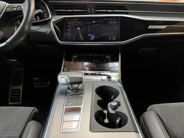 AUDI A6 SW PHEV (2021) — foto 14 van 17