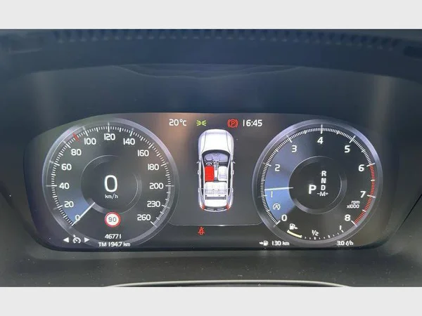 VOLVO XC40 (2022) — foto 6 van 28