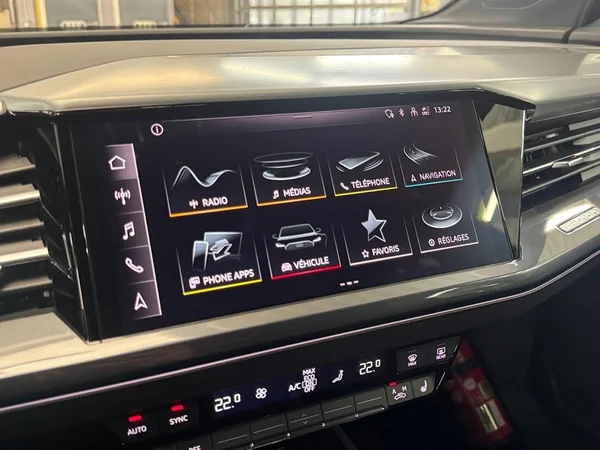 AUDI Q4 e-tron (2025) — foto 12 van 12
