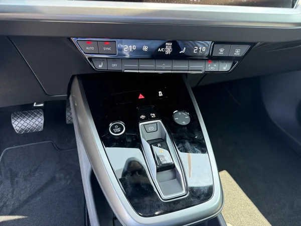 AUDI Q4 e-tron (2025) — foto 4 van 21