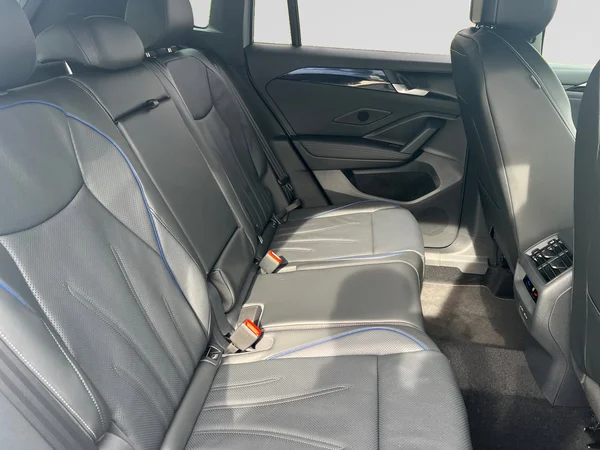 VOLKSWAGEN Tiguan (2025) — foto 6 van 11
