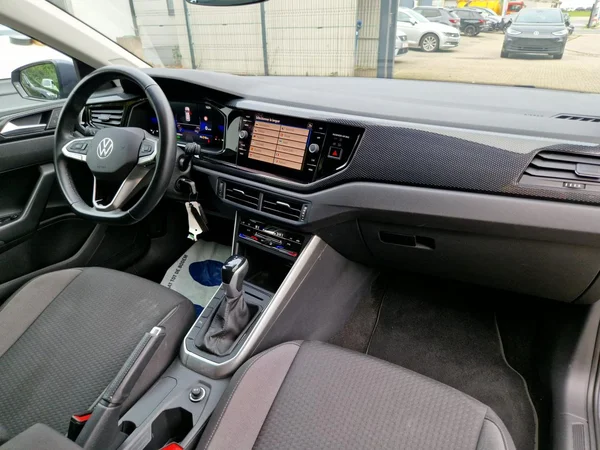 VOLKSWAGEN Polo (2023) — foto 10 van 26
