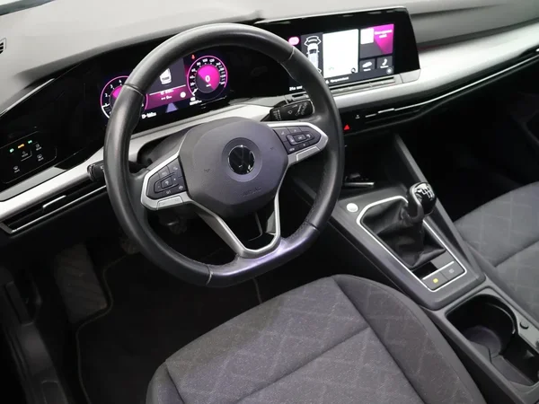 Volkswagen Golf (2022) — foto 9 van 23