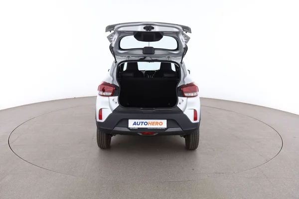 Dacia Spring (2023) — foto 8 van 17