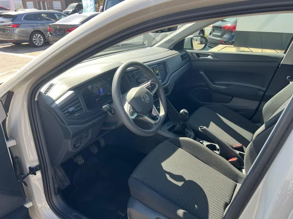 VOLKSWAGEN Taigo (2023) — foto 3 van 24