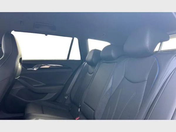 Volkswagen Passat Variant eHybrid (2026) — foto 6 van 24