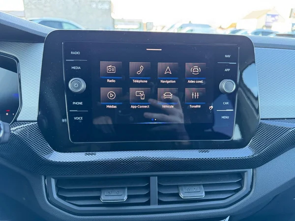 VOLKSWAGEN T-Cross (2025) — foto 12 van 14
