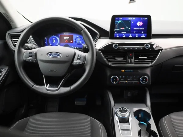 Ford Kuga (2022) — foto 37 van 39