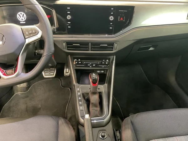 VOLKSWAGEN Polo GTI (2025) — foto 3 van 24