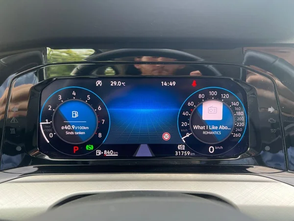 VOLKSWAGEN Golf VIII (2024) — foto 6 van 24