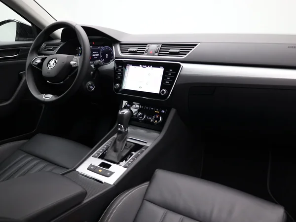 SKODA Superb Combi (2024) — foto 15 van 21