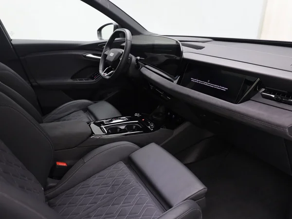 AUDI Q6 e-tron (2024) — foto 14 van 20