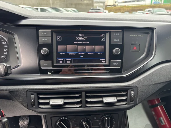 VOLKSWAGEN Polo (2017) — foto 3 van 18