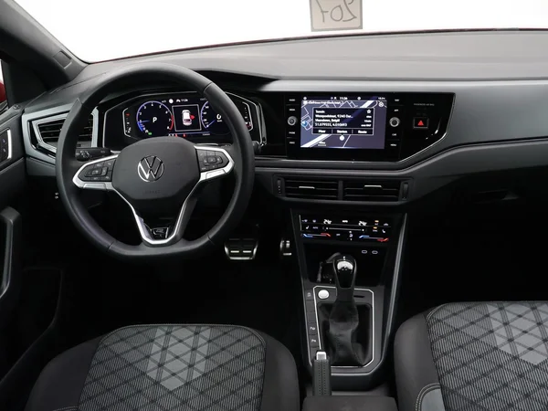VOLKSWAGEN Taigo (2023) — foto 3 van 23