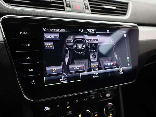 Škoda Superb (2024) — foto 26 van 40