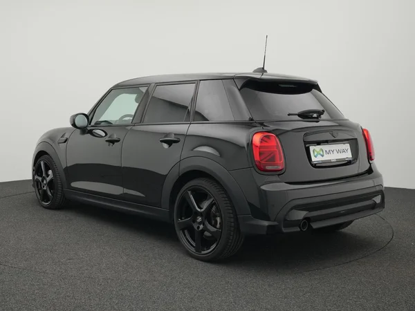 MINI Mini 5 Doors (F55 LCI II) (2022) — foto 19 van 24