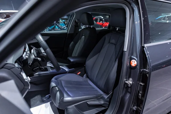 Audi A4 (2023) — foto 14 van 33
