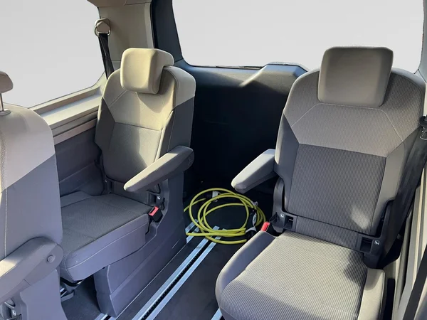 VOLKSWAGEN Multivan T7 eHybrid (PHEV) (2023) — foto 5 van 18