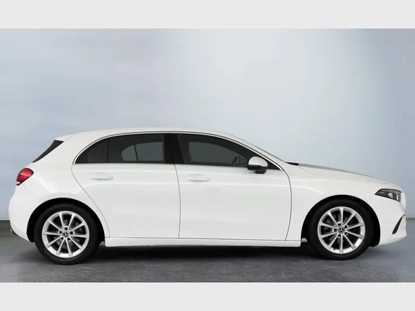 Mercedes-Benz A 180 (2019) — foto 9 van 15