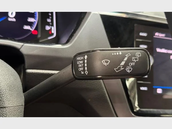 Volkswagen Touran (2024) — foto 9 van 32