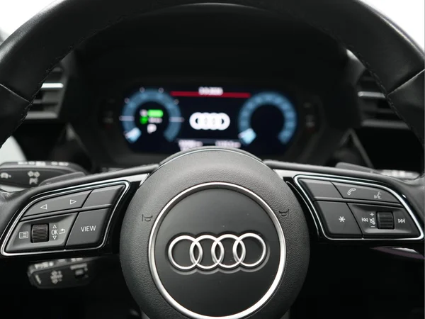 AUDI A3 Sportback PHEV (2024) — foto 11 van 30