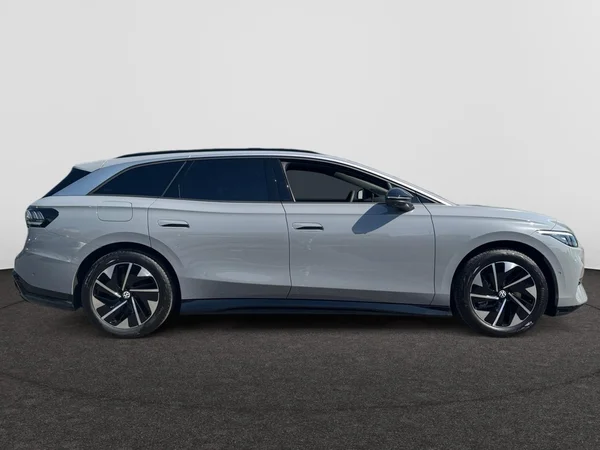 VOLKSWAGEN ID.7 Tourer (2026) — foto 18 van 21
