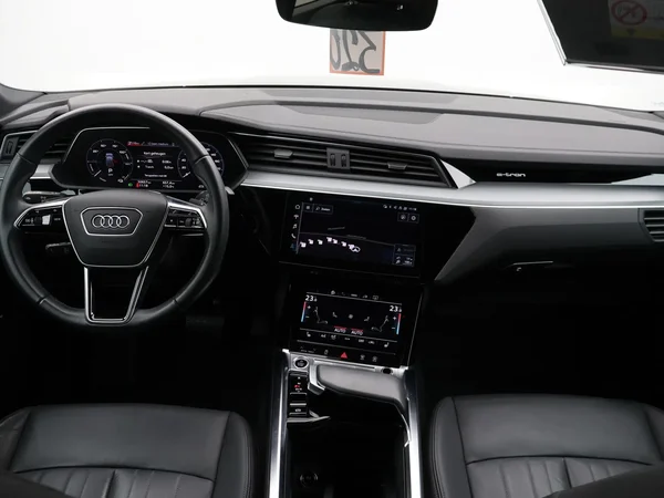 Audi e-tron (2022) — foto 4 van 27