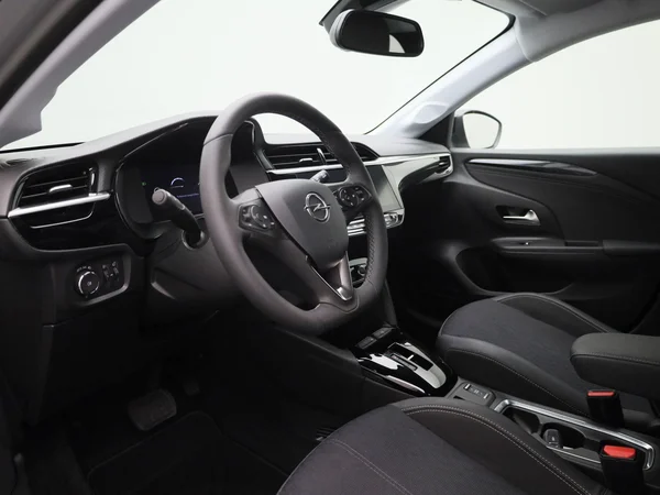 Opel Corsa-e (2023) — foto 21 van 36