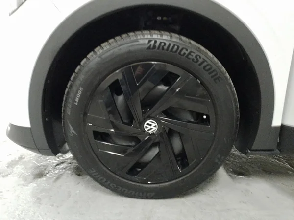 VOLKSWAGEN ID.4 (2023) — foto 14 van 22