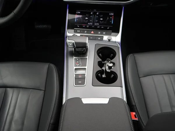 AUDI A6 Avant PHEV (2025) — foto 7 van 28